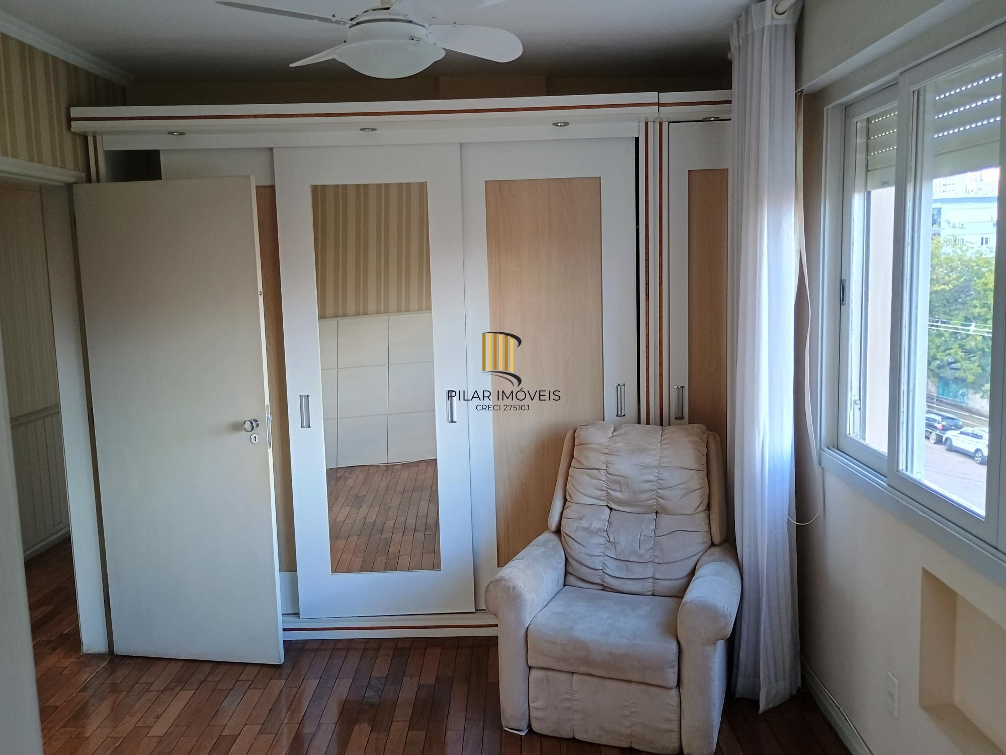 Apartamento com 03 quartos e 01 vaga à Venda no Bairro Rio Branco, Porto Alegre