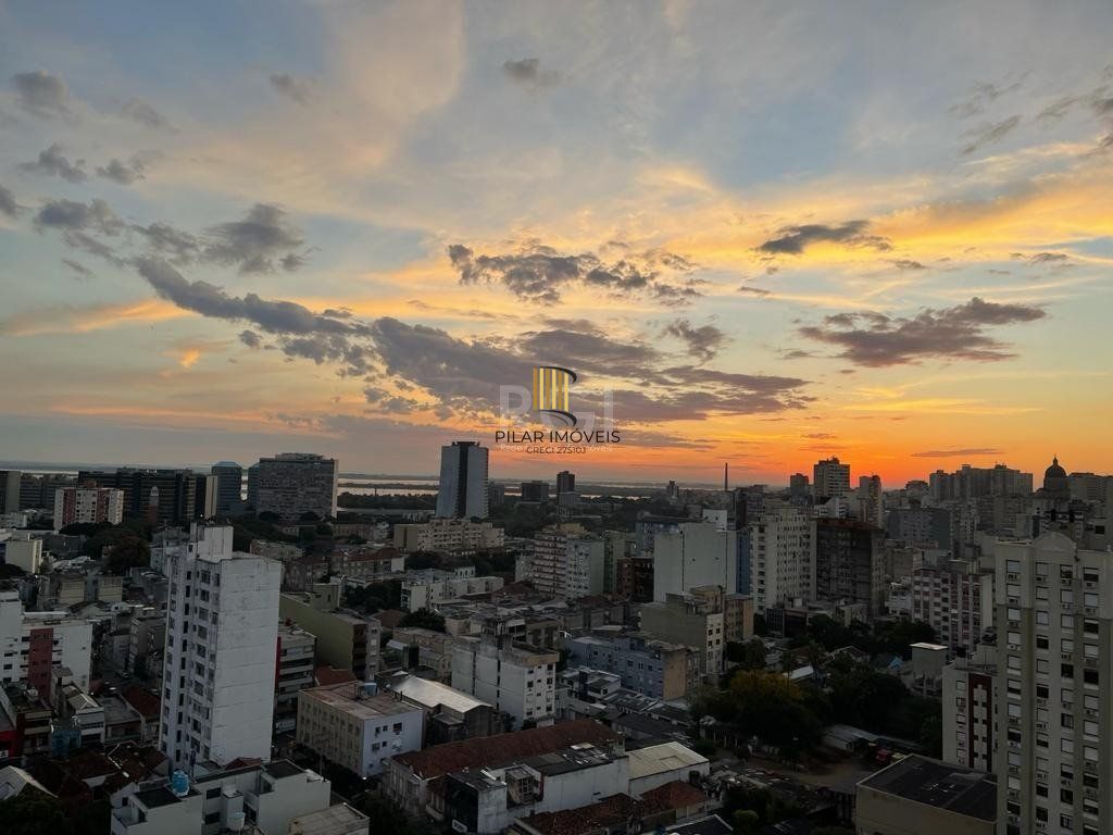 Apartamento para Venda - 64.67m², 2 dormitórios, sendo 1 suites, 1 vaga - Cidade Baixa, Porto Alegre