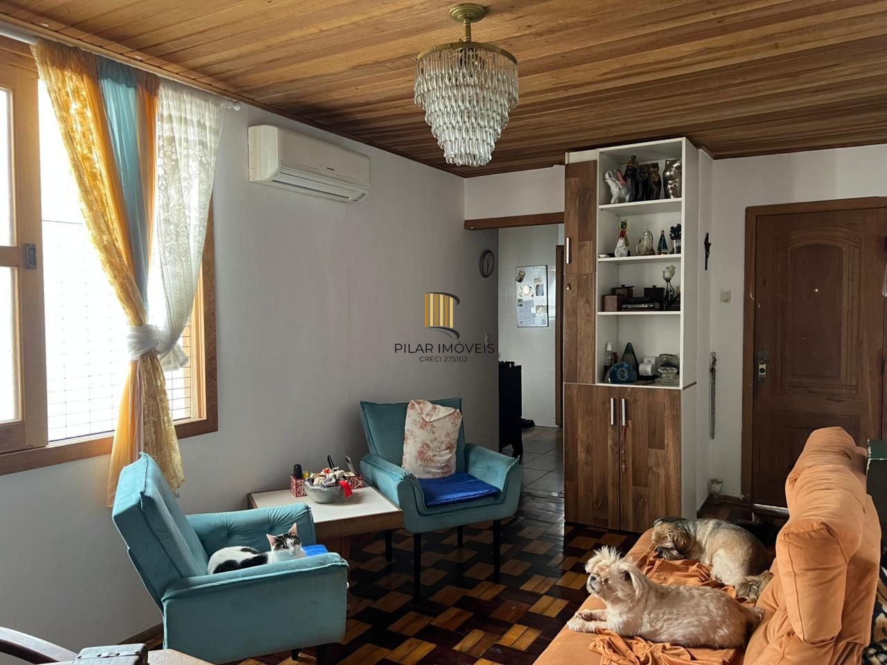 Apartamento com 03 quartos e 02 banheiros no Centro Histórico de Porto Alegre.