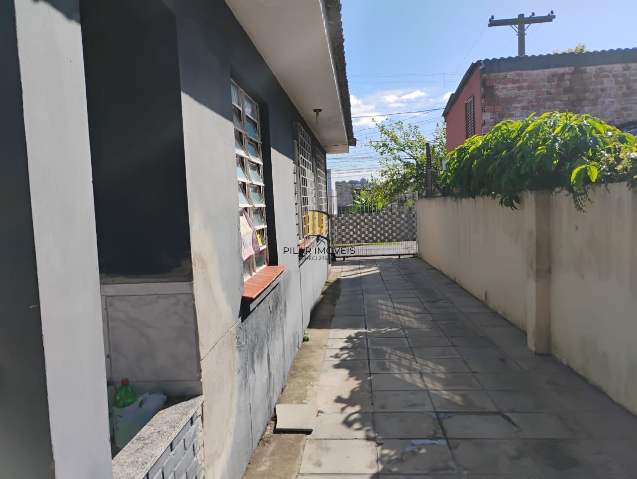 casa térrea 3 dormitórios com 2 vagas cobertas e demais descobertas no bairro cristal