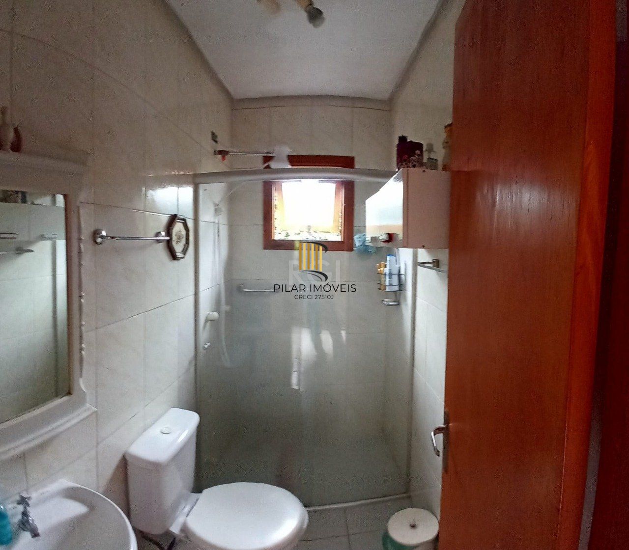 Casa em condomínio com 02 dormitórios