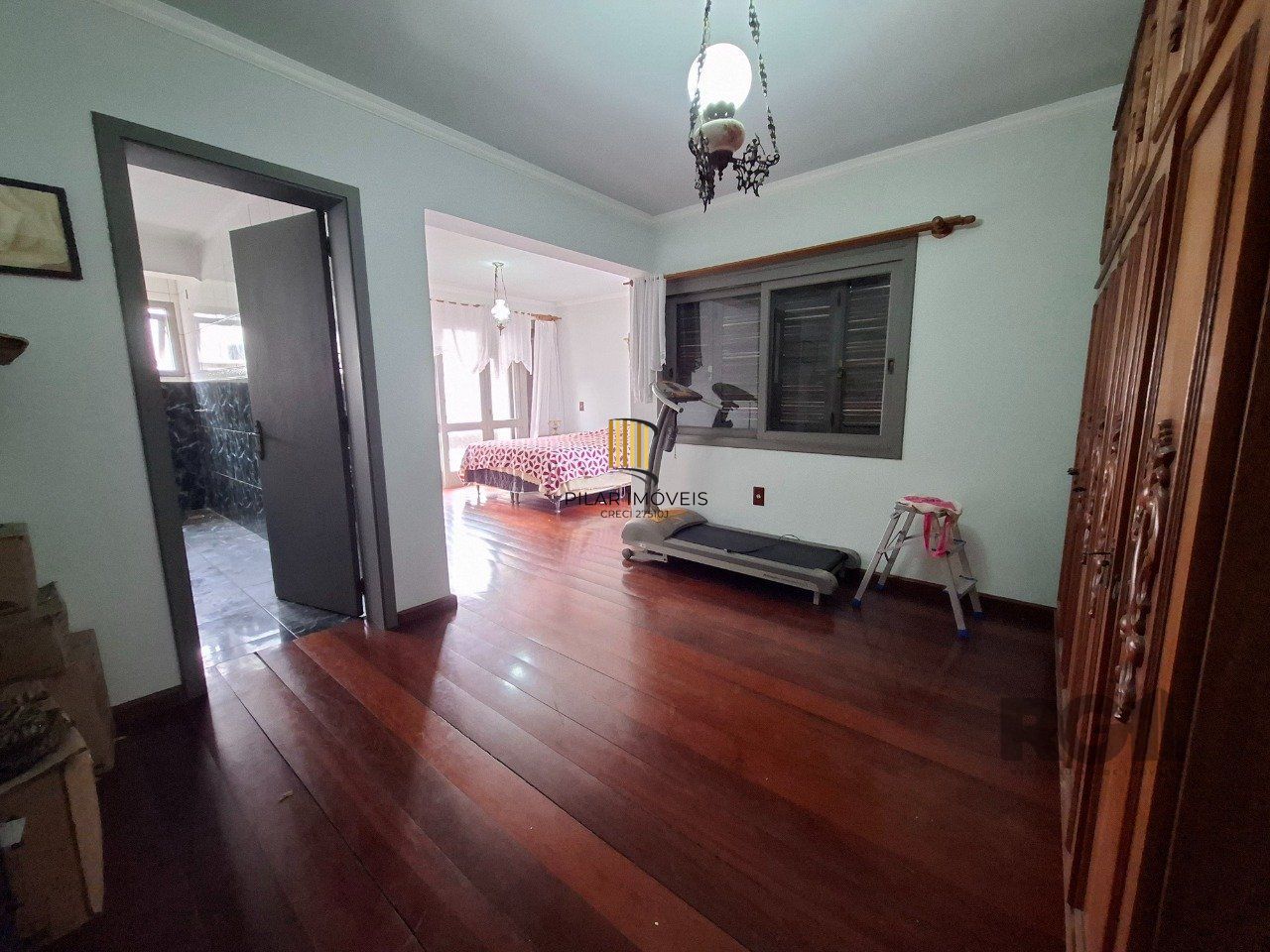 Casa com 537,00 m² com 04 dormitórios no Bairro Tristeza