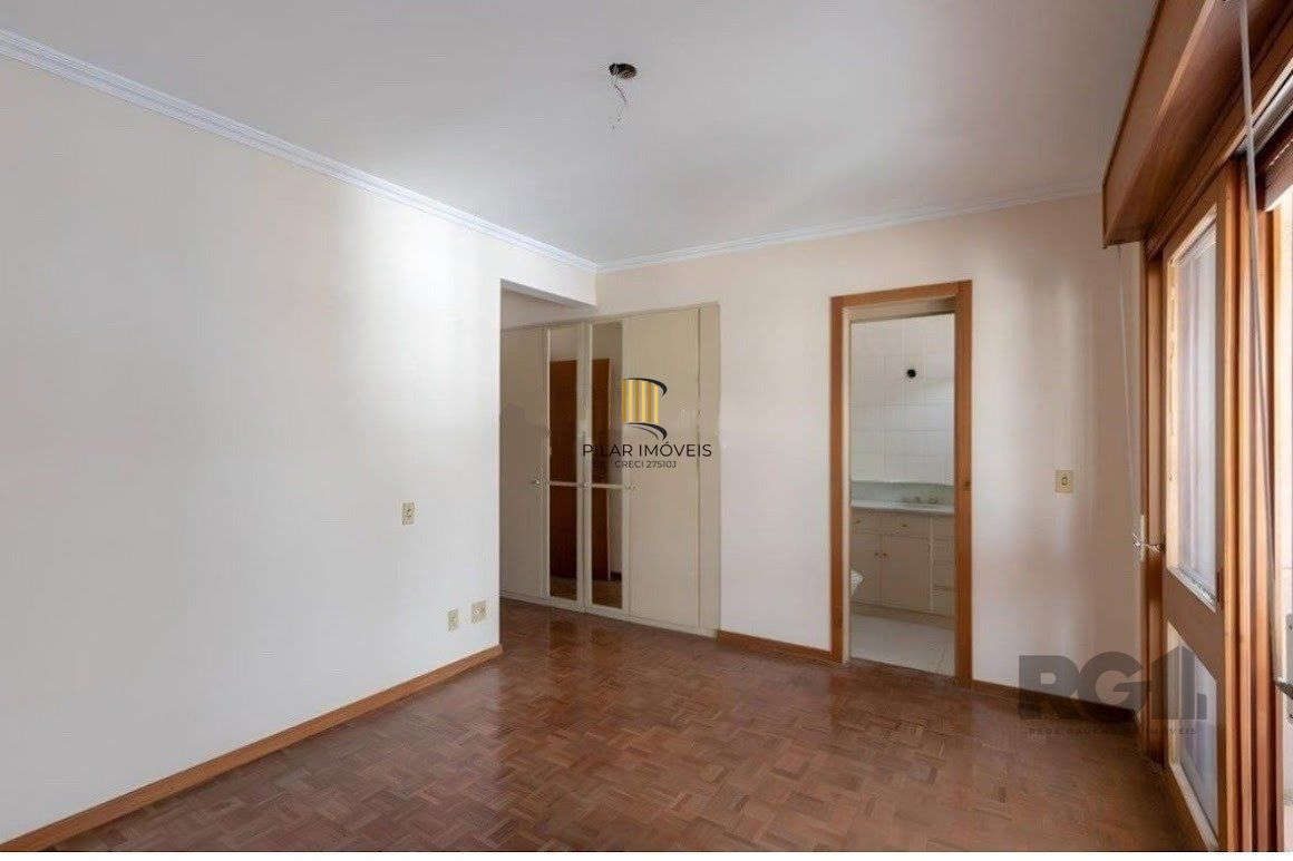 Apartamento a venda, dois dormitórios com vaga e infra no bairro Menino Deus