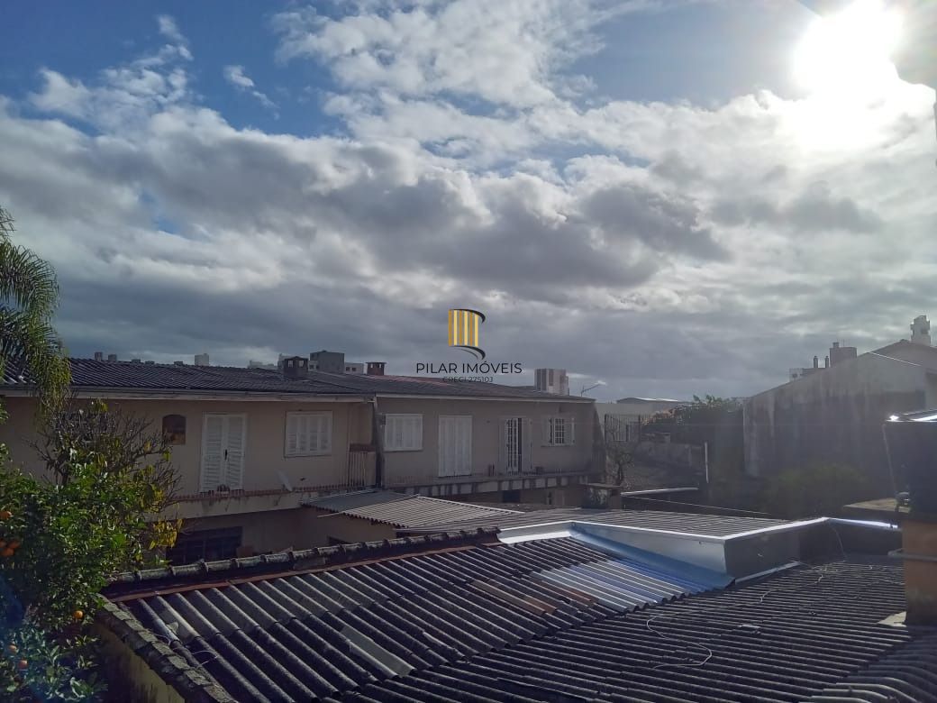 Casa sobrado  Comercial e Residencial de 4 dormitórios e 6 banheiros e 5 vagas de garagem