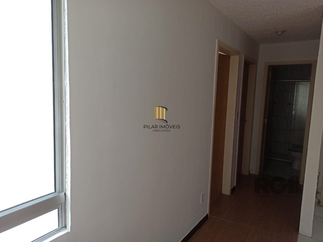 Oportunidade !!! Lindo Apartamento 02 Dormitórios reformado e com vaga.