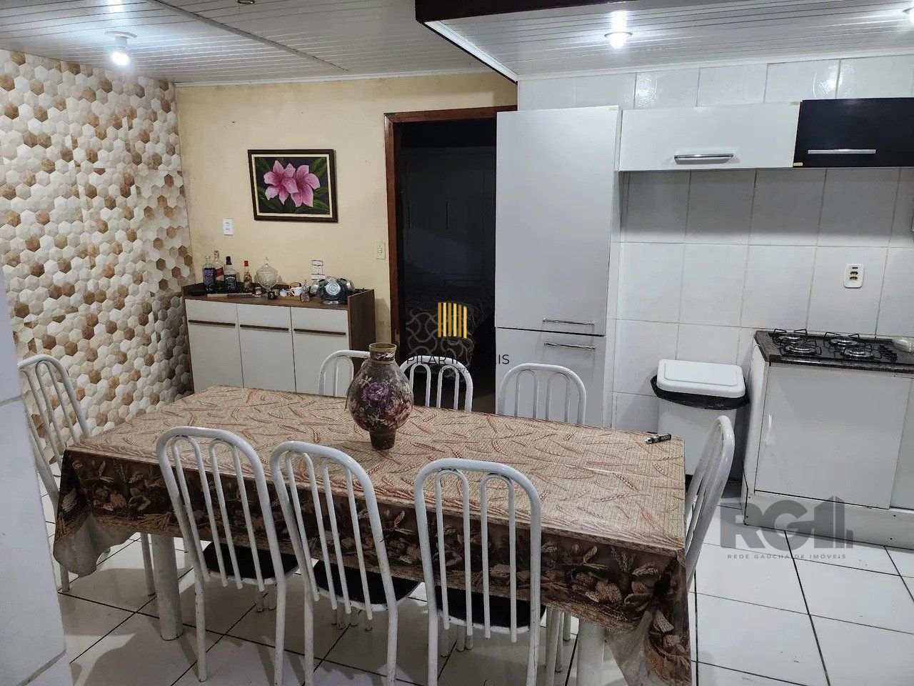  Casa com 4 quartos, 1 suíte, 7 vagas de garagem, churrasqueira -  97,32m² no bairro Jardim Carvalho, Porto Alegre/RS