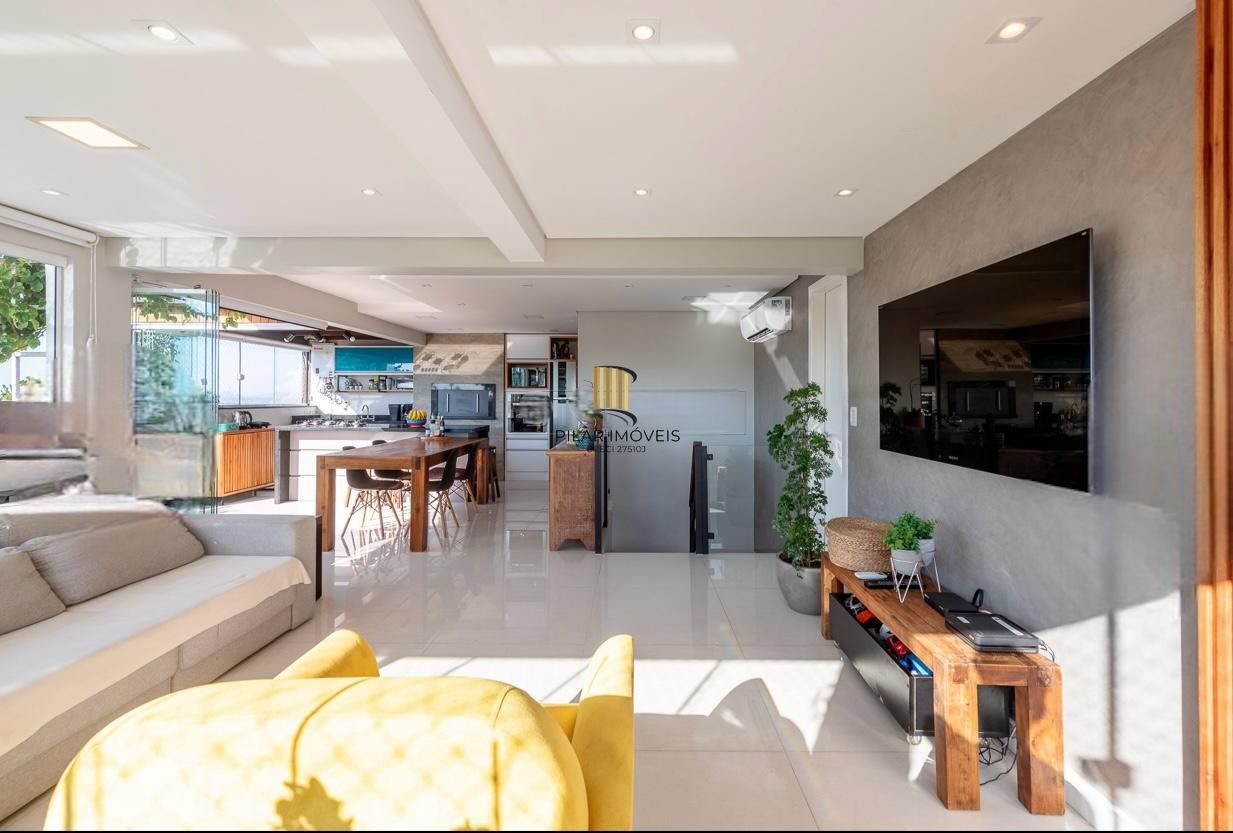 Cobertura com 157m2, 3 dormitórios no bairro Boa Vista.