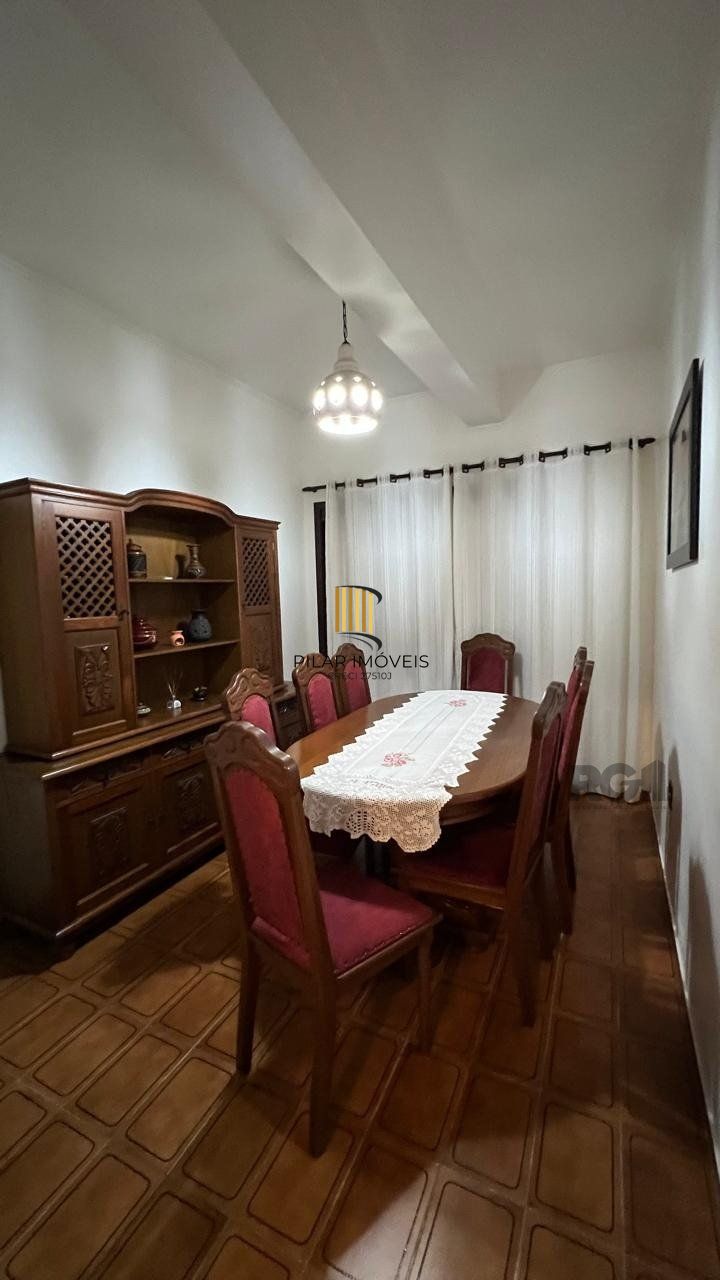 Apartamentos com 5 quartos, 2 suítes, 4 vagas de garagem, no bairro Santana, Porto Alegre/RS