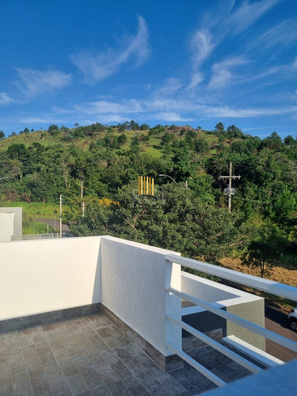 Casa 3 dormitórios no bairro Guarujá