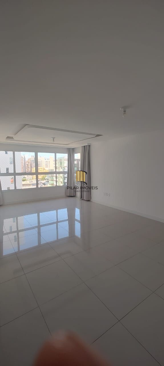 Apartamento com 03 Quartos e 02 vagas em Torres (01 suíte)