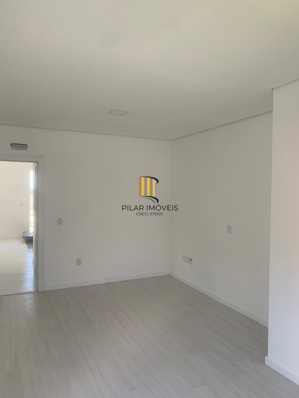 Casa com 3 dormitórios e suíte à Venda no Bairro Medianeira - Porto Alegre/RS