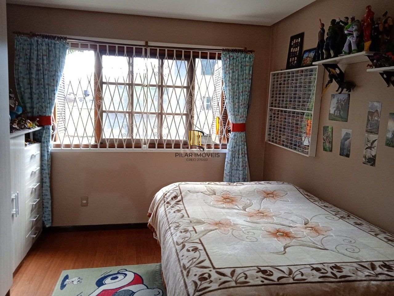 Apartamento com 128.25m², 3 dormitórios, sendo 2 suites, 1 vaga, Petrópolis,