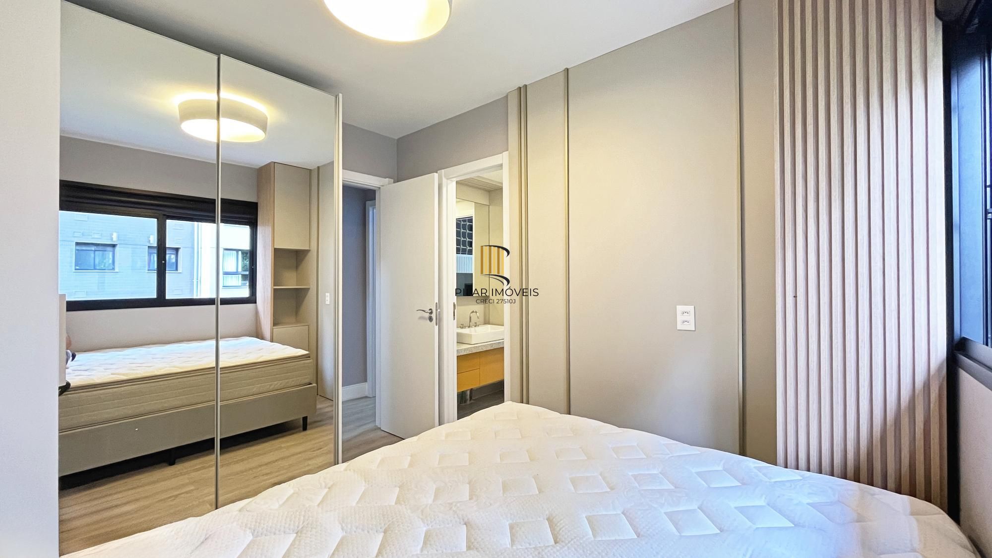 LINDO APARTAMENTO 3 DORMITÓRIOS NO MENINO DEUS