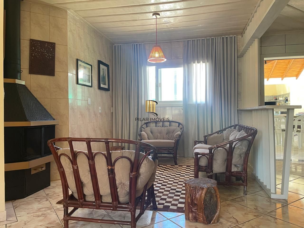 Casa 3 dormitórios, 1 suite, lareira, 2 vagas de garagem, piscina, bairro Mariápolis, Osório-RS