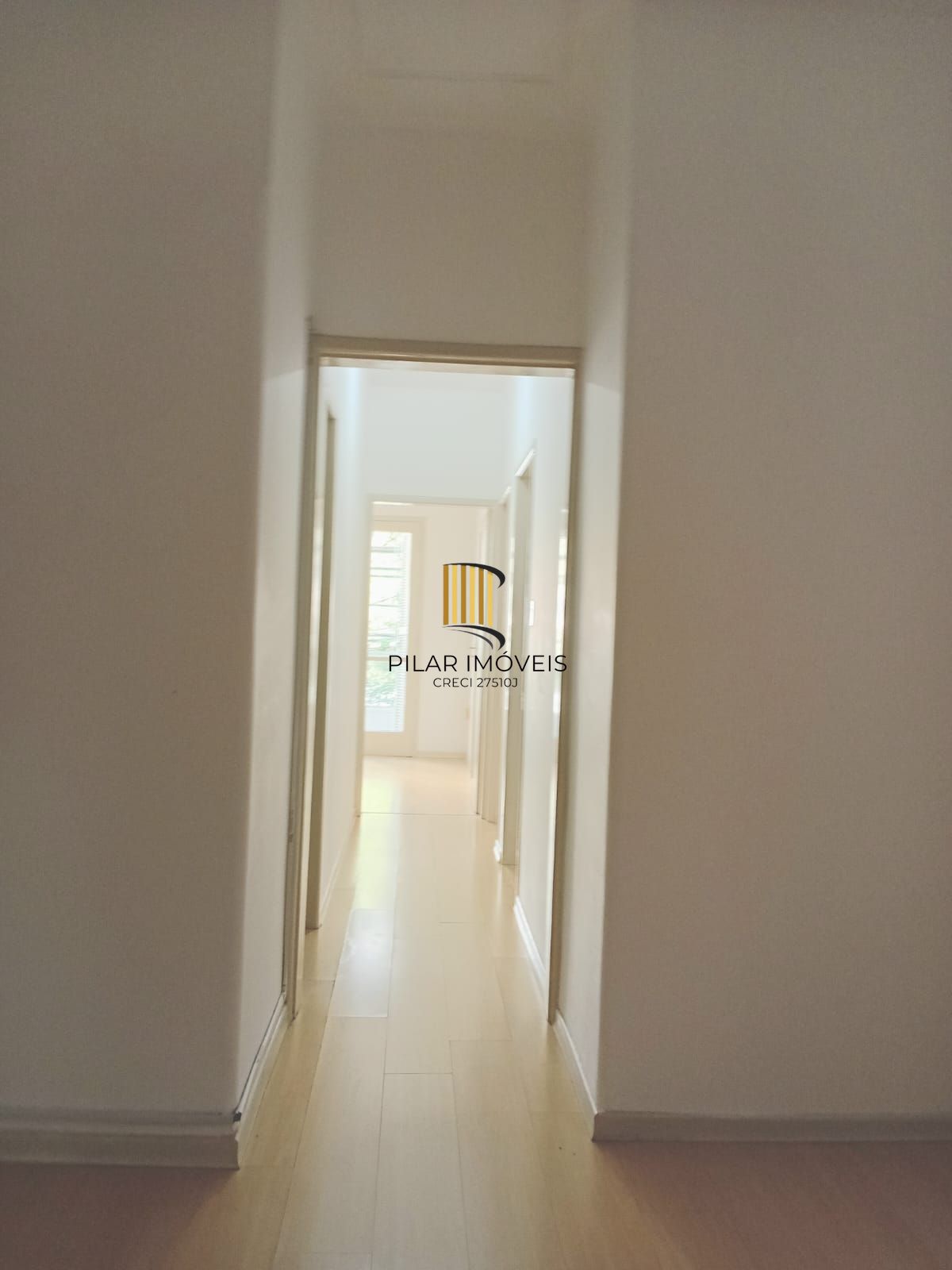 Apartamento 3 dormitórios, frente, sacada no bairro Santana - Porto Alegre - RS