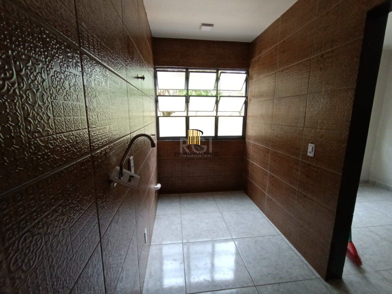 Apartamento para Venda - 33.3m², 1 dormitório, 1 vaga - Santo Antonio, Porto Alegre