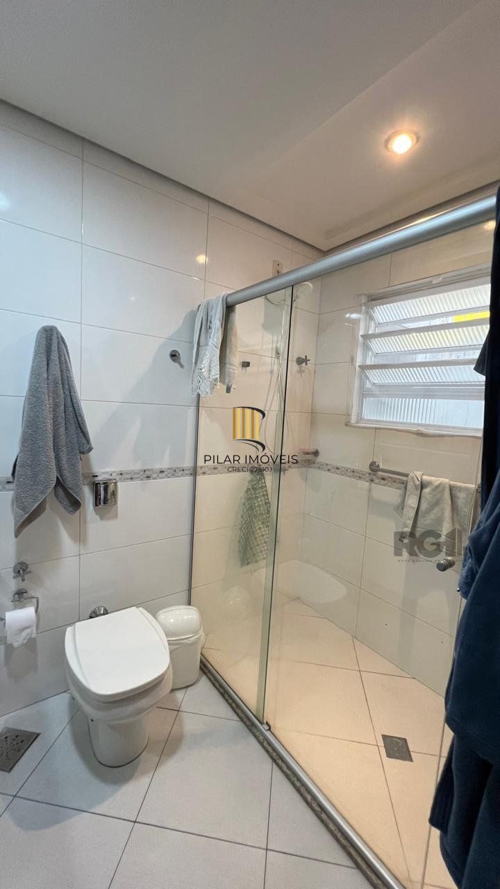 Apartamentos com 5 quartos, 2 suítes, 4 vagas de garagem, no bairro Santana, Porto Alegre/RS