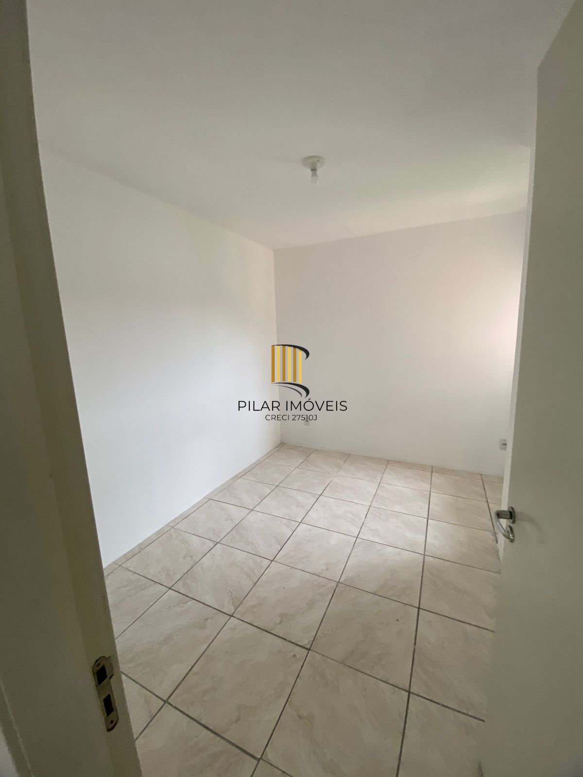 Apartamento com 02 quartos e 01 vaga fixa no Bairro Restinga em Porto Alegre