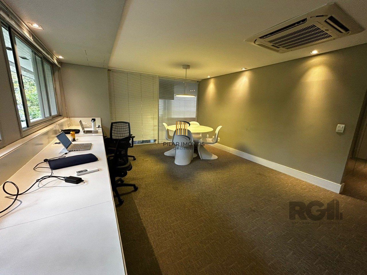 APARTAMENTO, 1 DORMITÓRIO, SACADA COM CHURRASQUEIRA, VAGA DE GARAGEM, BAIRRO PETRÓPOLIS, PORTO ALEGRE/RS