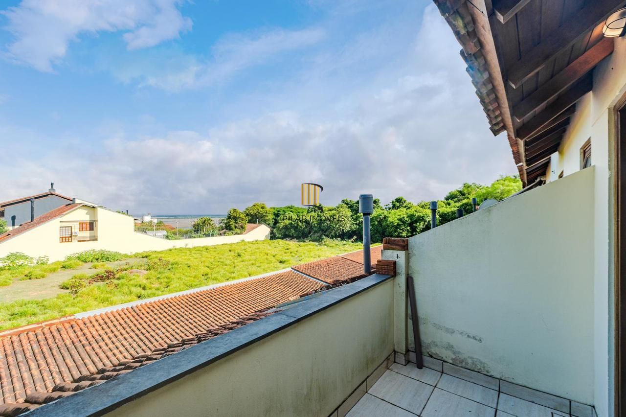 Casa em condomínio 3 dormitórios e sótão bairro Cristal