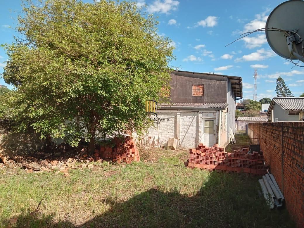 Prédio comercial no bairro Camaquã em Porto Alegre/RS.