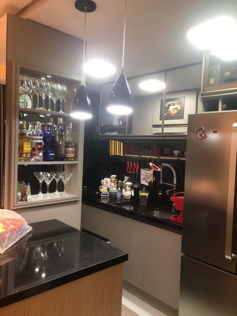 Apartamento com 03 quartos e 01 vaga  Bairro Camaquã