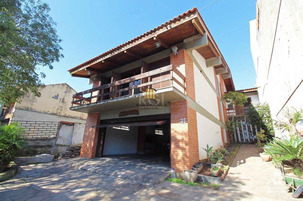 Casa para Venda - 526.64m², 4 dormitórios, sendo 2 suites, 4 vagas - Teresópolis