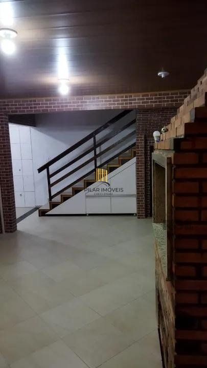 Casa 3 dormitórios no bairro Lomba do Pinheiro