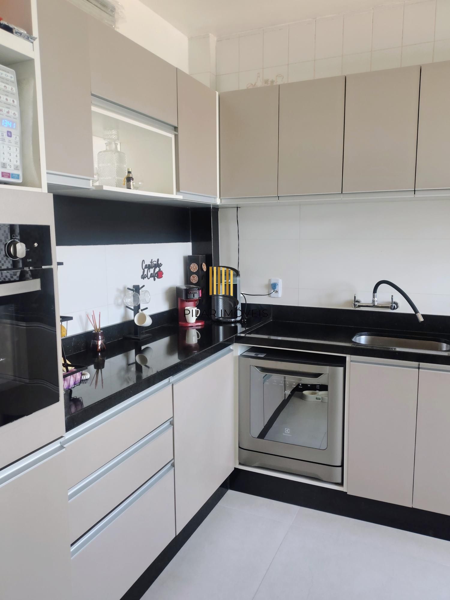 Apartamento térreo com 62m², 2 quartos, vaga coberta, Cavalhada, Porto Alegre/RS