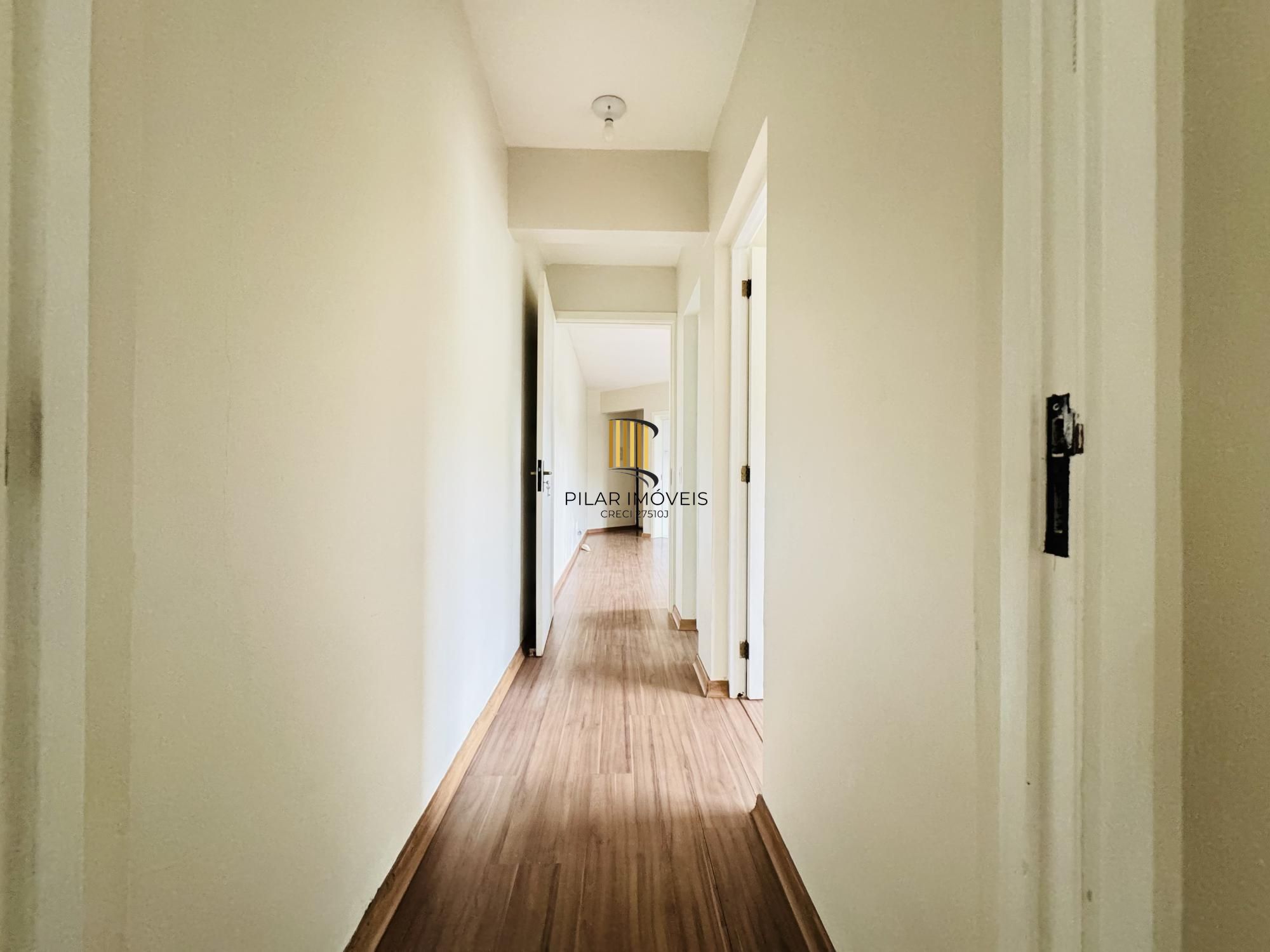 Apartamento com 2 dormitórios, 59m2, localizado no 5º andar, no Bairro Nonoai