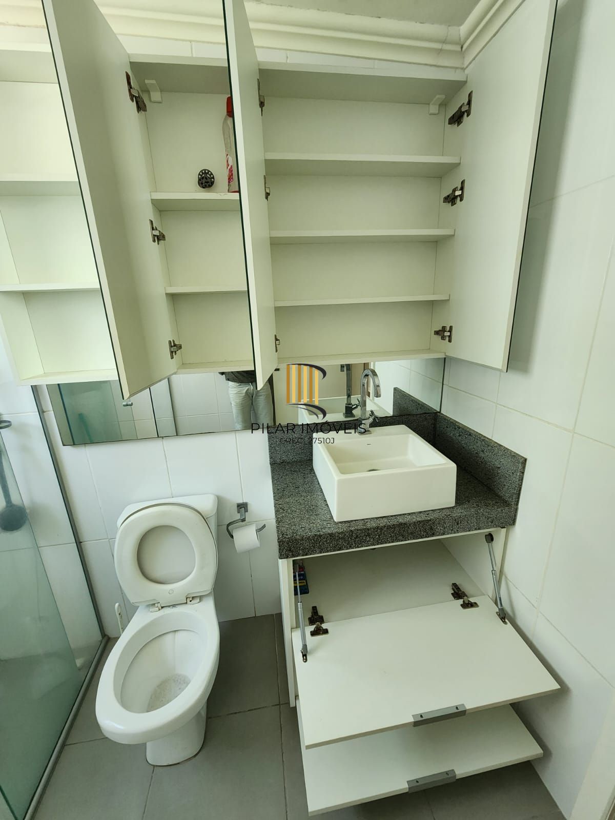 Apartamento Térreo com 02 quartos e 01 vaga no Bairro Santa Tereza