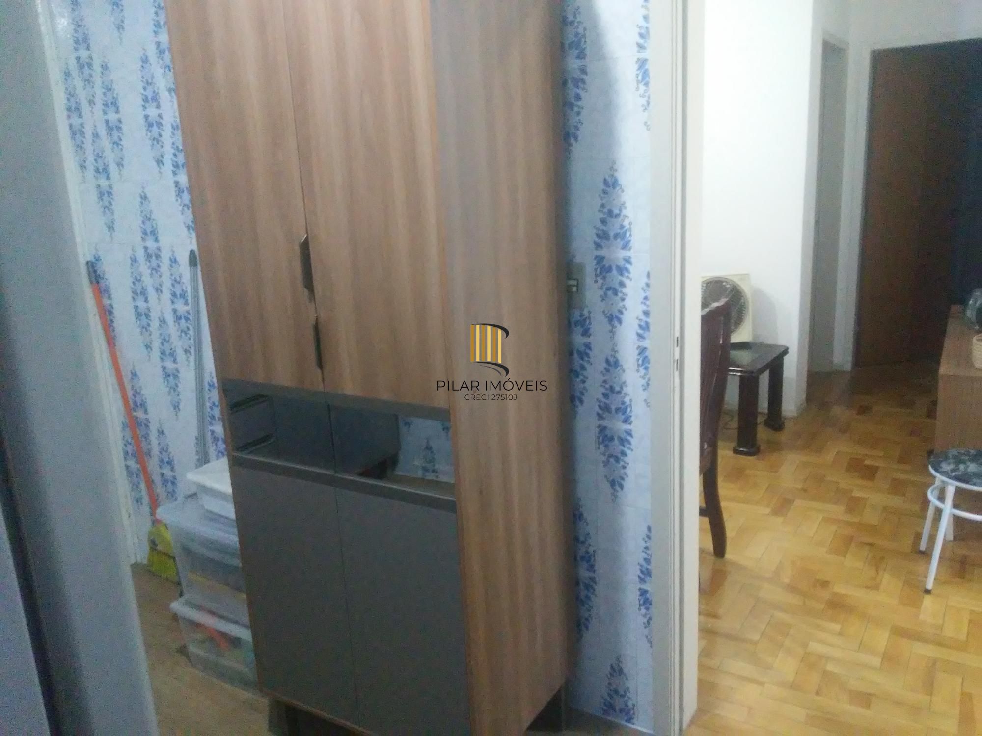 APARTAMENTO 2 DORMITÓRIOS NO 2º PAVIMENTO 1º ANDAR LOCALIZADO  NO BAIRRO SÃO SEBASTIÃO
