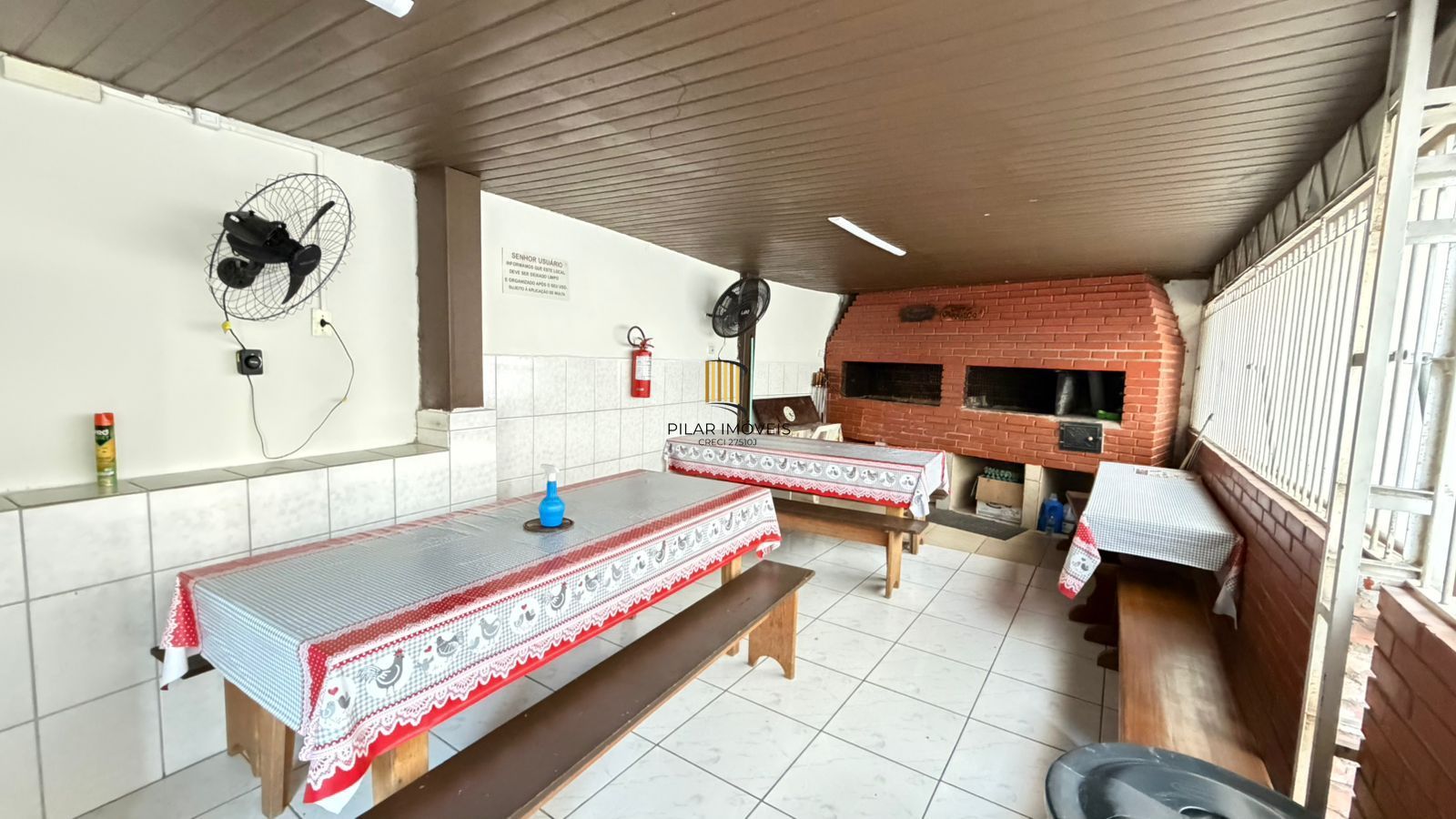 Apartamento de 2 dormitórios com vista para o Marinha no bairro Menino Deus em Porto Alegre/RS