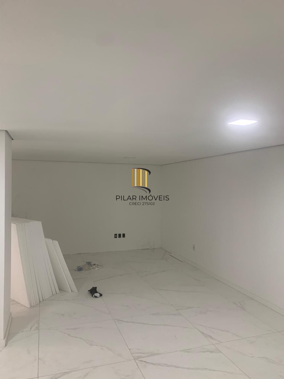 Casa com 3 dormitórios e suíte à Venda no Bairro Medianeira - Porto Alegre/RS