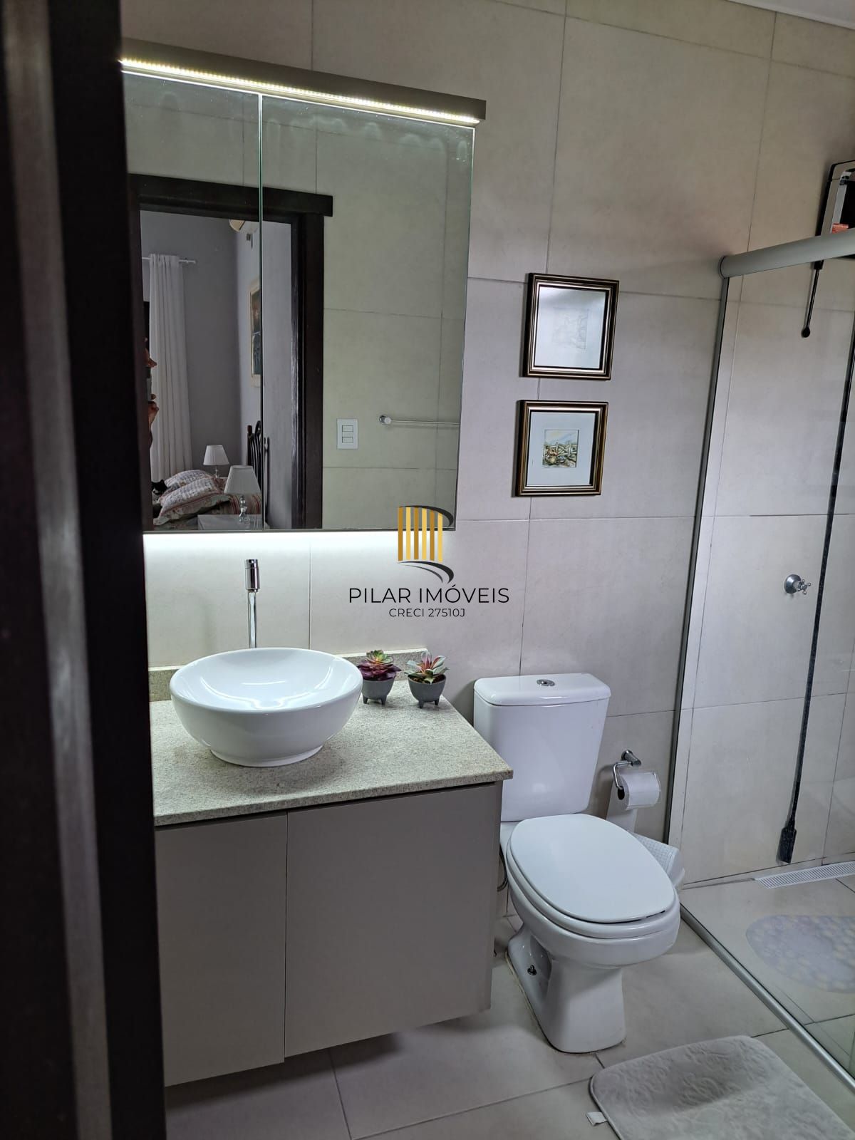 Casa com 02 quartos (01 suíte), 03 vagas no Bairro Sarandi em Porto Alegre