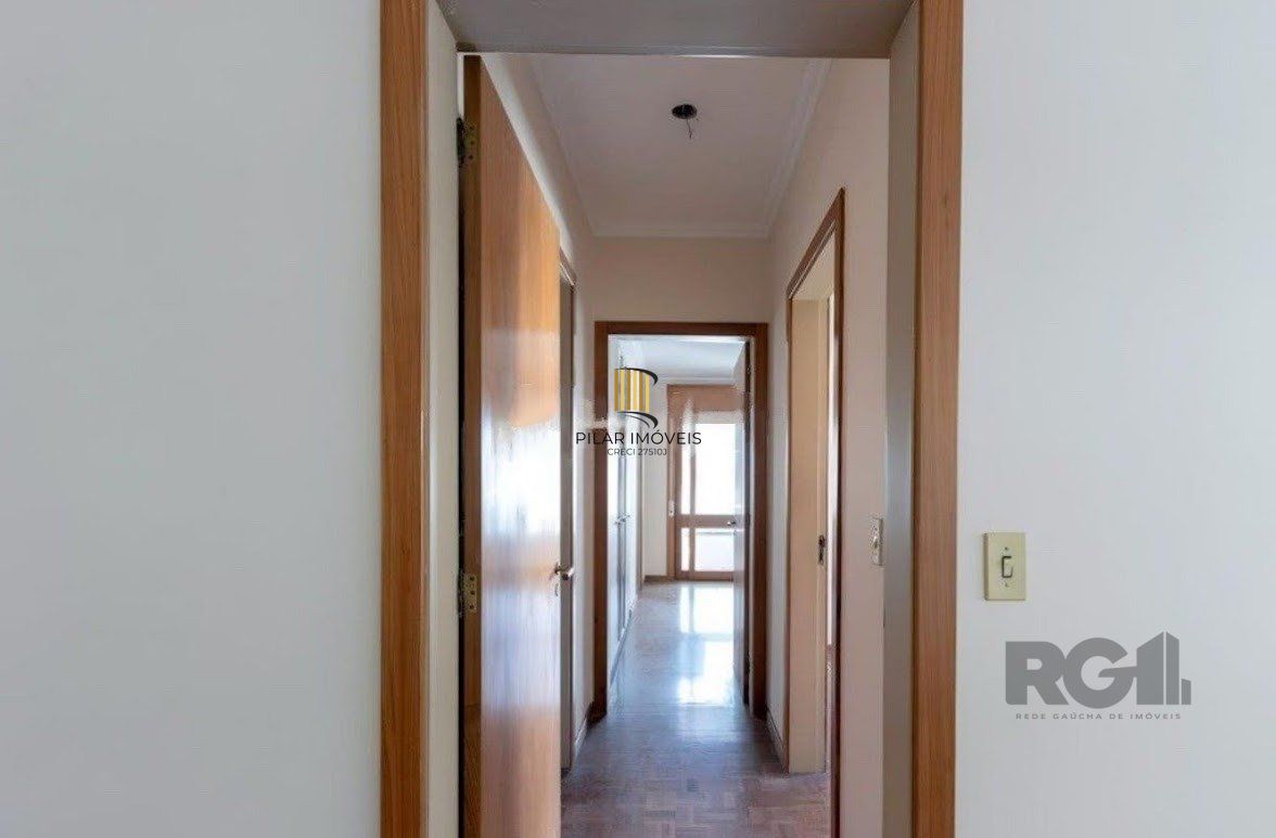 Apartamento a venda, dois dormitórios com vaga e infra no bairro Menino Deus