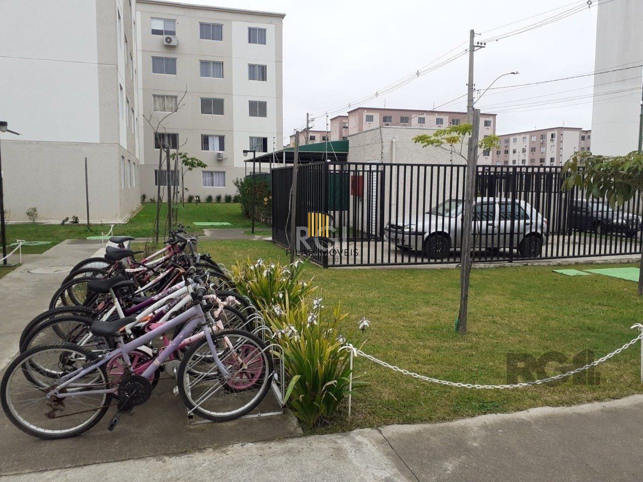 Apartamento com dois quartos no bairro Hípica