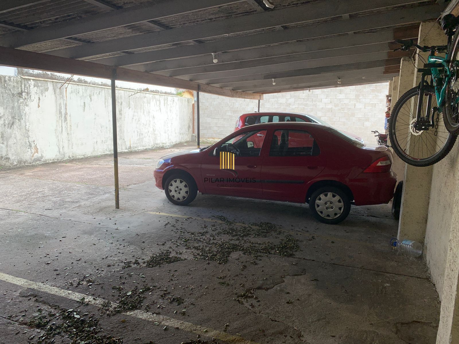 Apartamento 3 dormitórios com 2 banheiros e garagem no Menino Deus