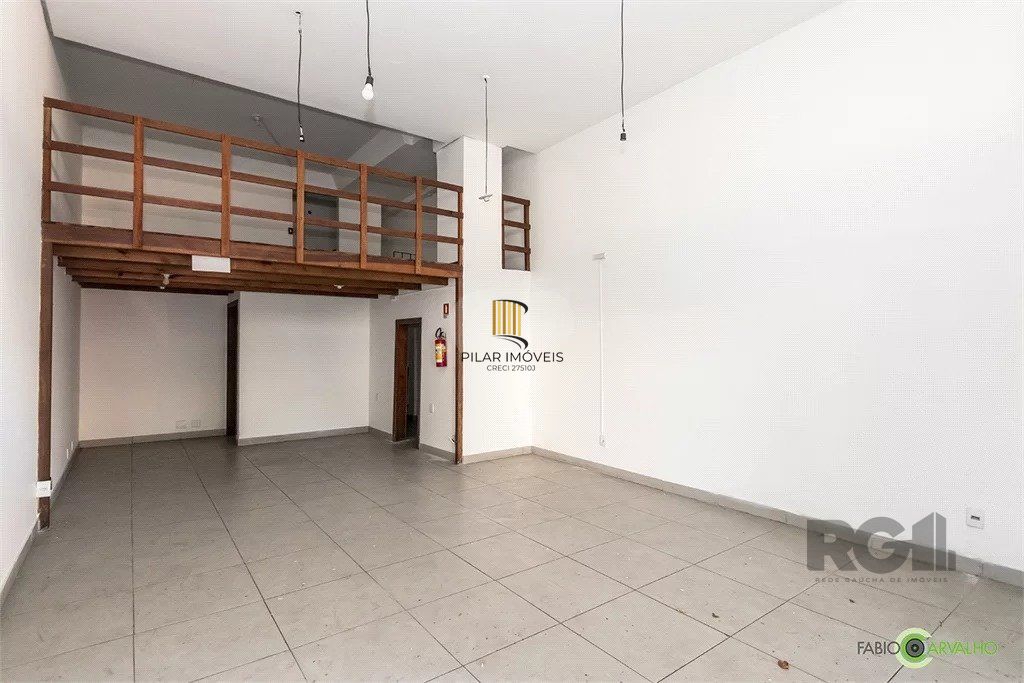 loja com 68 m² no bairro Santana