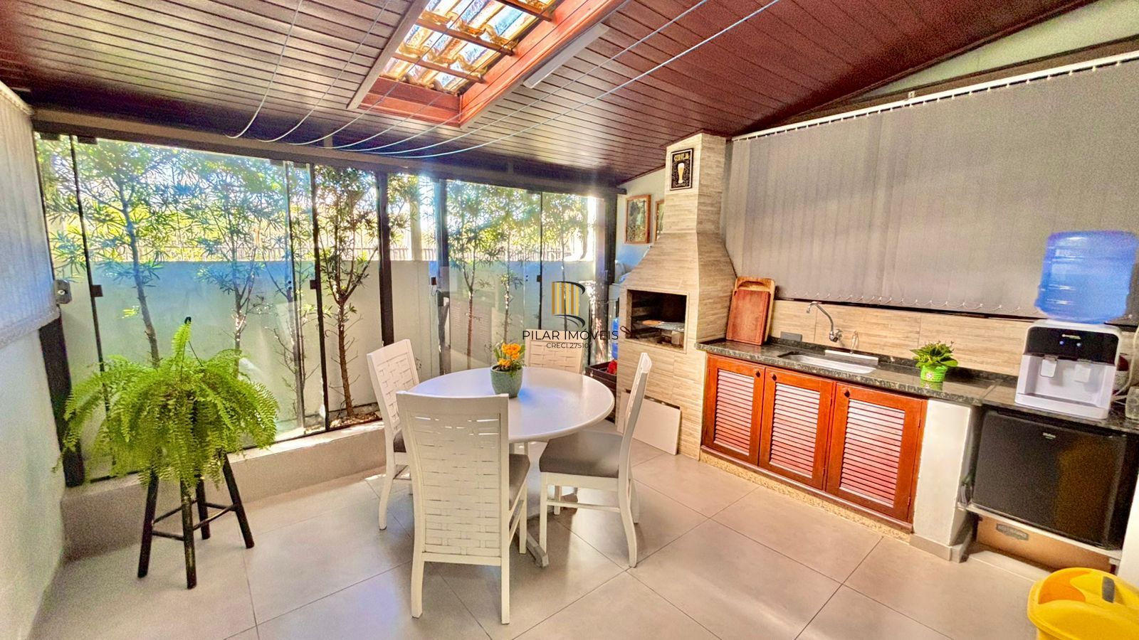 Casa em Condomínio com 03 quartos e 02 vagas no Bairro Humaitá em Porto Alegre