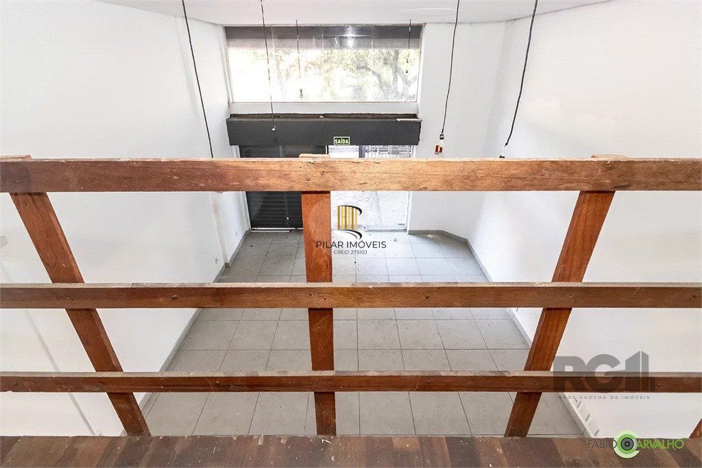 loja com 68 m² no bairro Santana