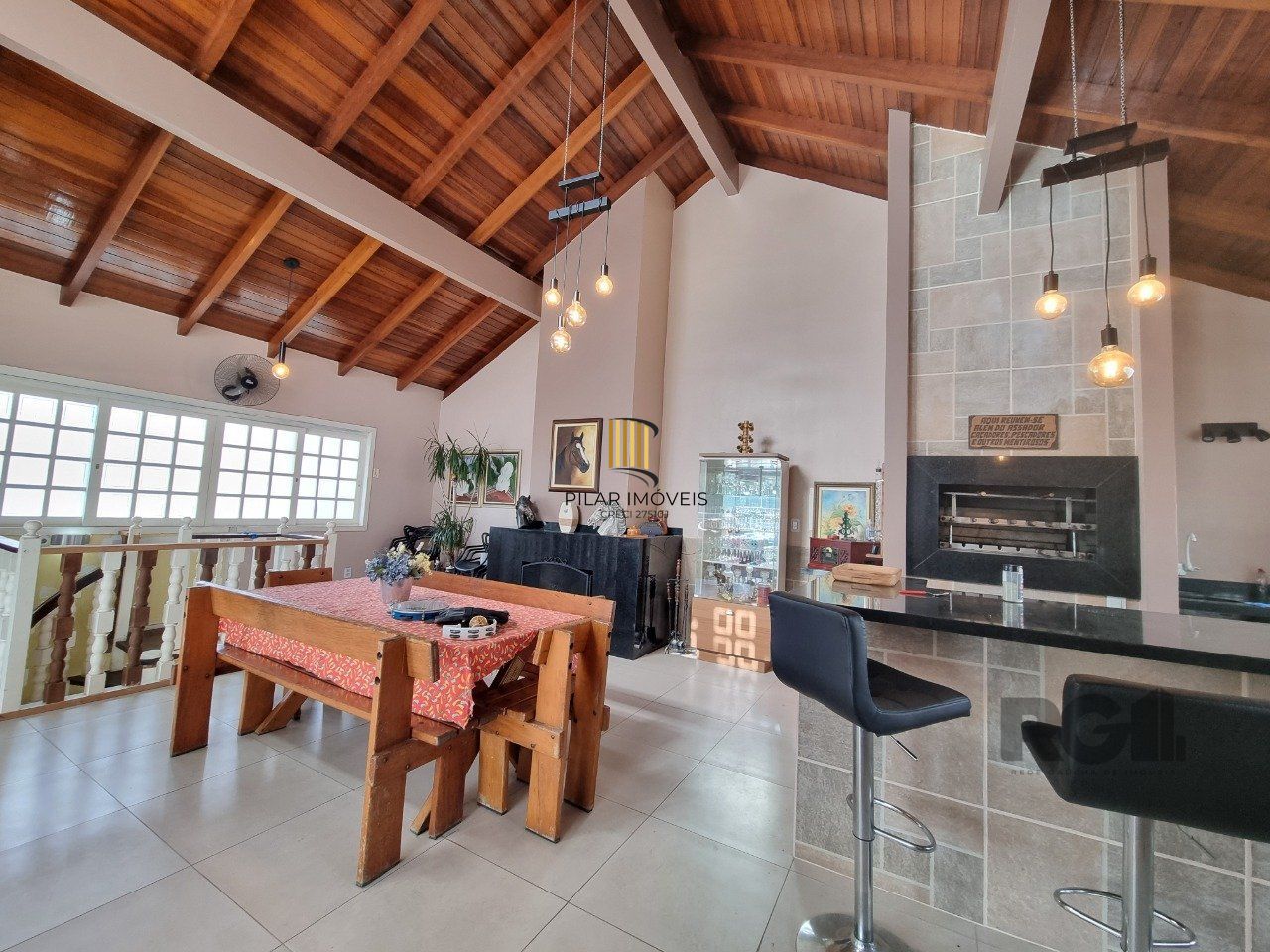 Casa 4 dormitórios, 4 vagas, espaço gourmet, piscina, jardim do salso Porto Alegre RS