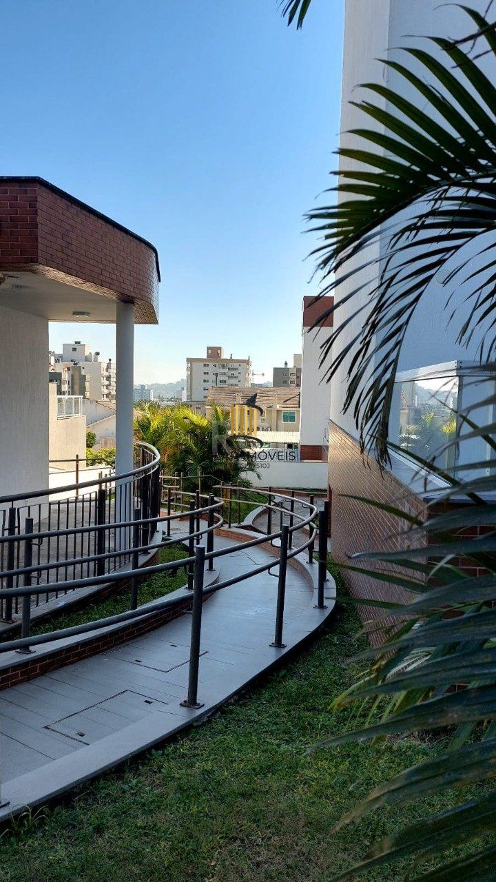 Apartamento de74,39m² de área privativa,  02 dormitórios,  1 suíte, 1 banheiro social e 1 vaga coberta.
