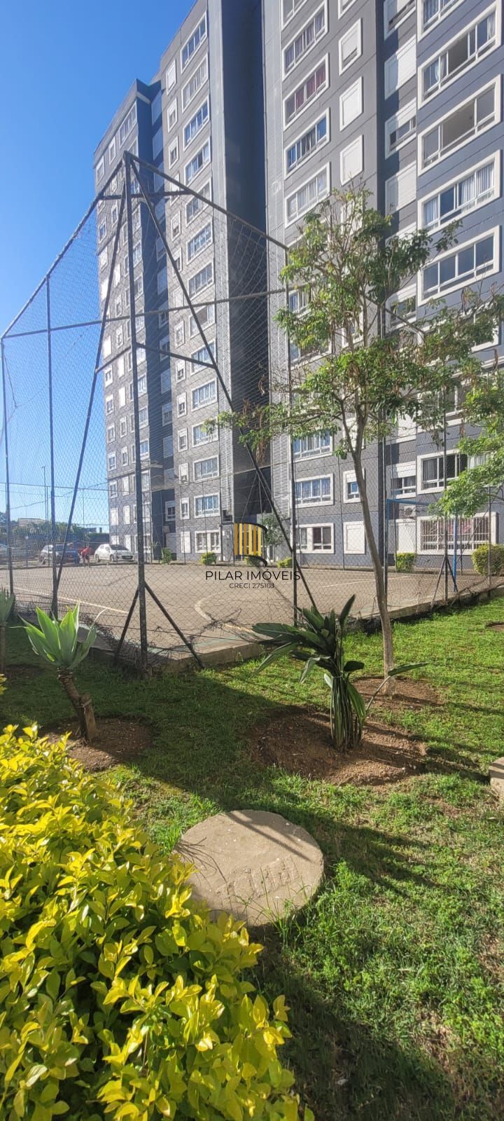 Apartamento com 02 quartos, 01 banheiro, 01 vaga no Bairro Alto Petrópolis.