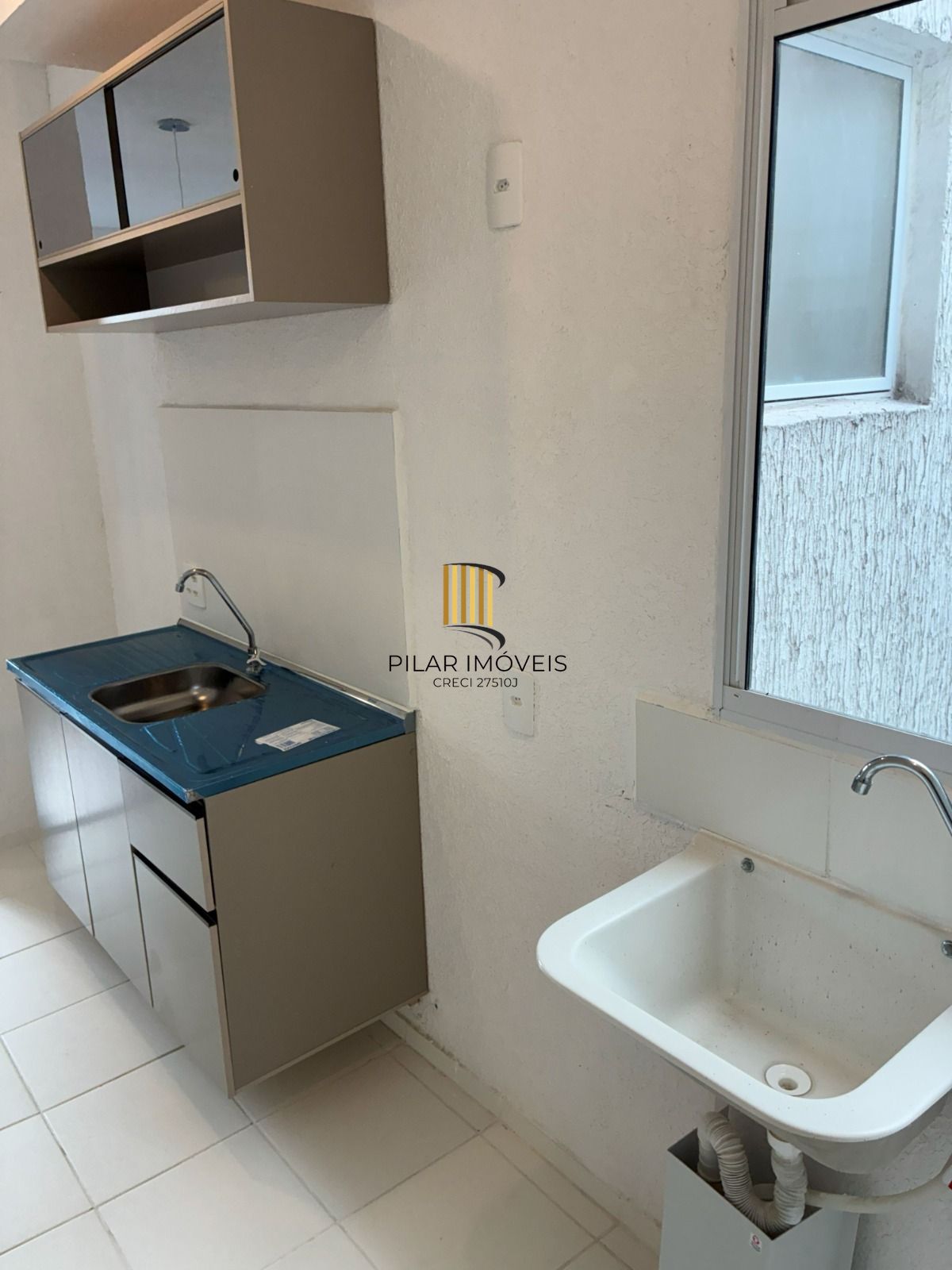 Apartamento com 02 quartos e 01 vaga no Bairro Santa Rosa de Lima em Porto Alegre