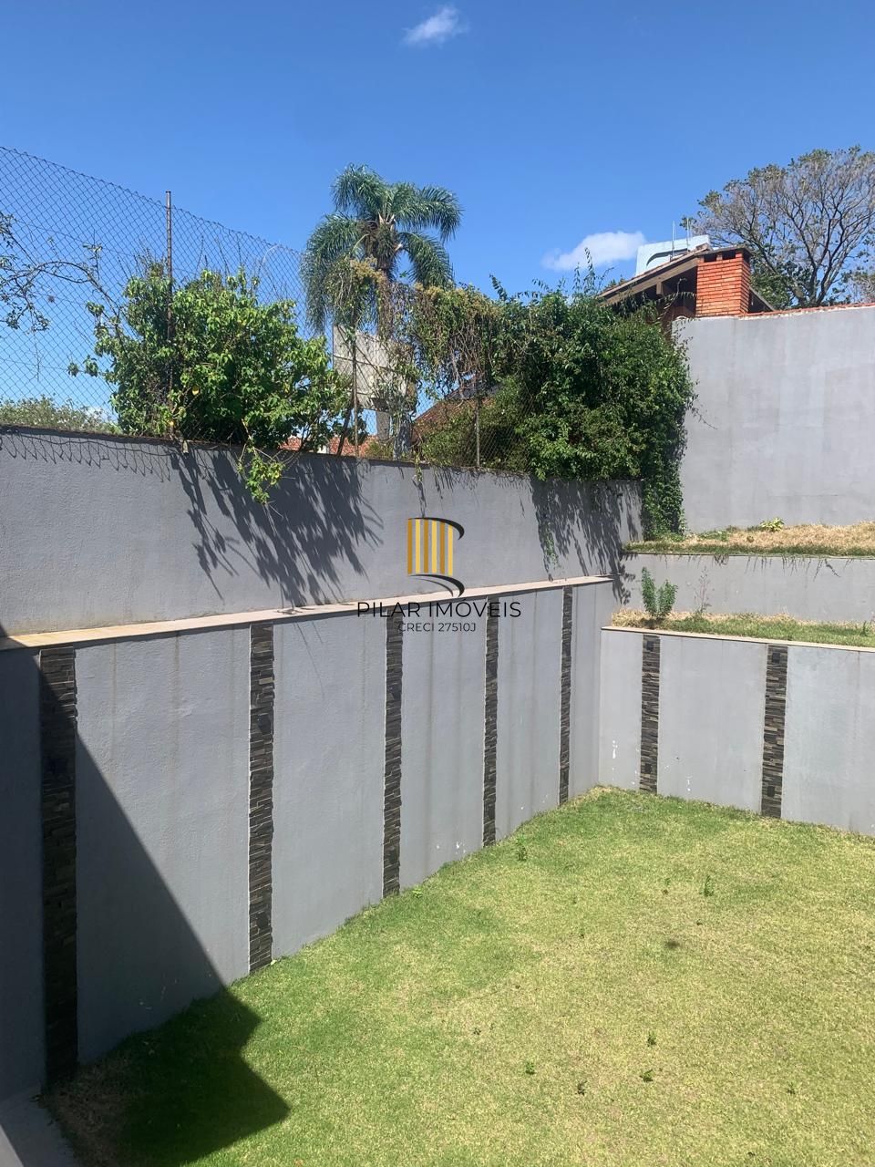 Casa com 3 dormitórios e suíte à Venda no Bairro Medianeira - Porto Alegre/RS