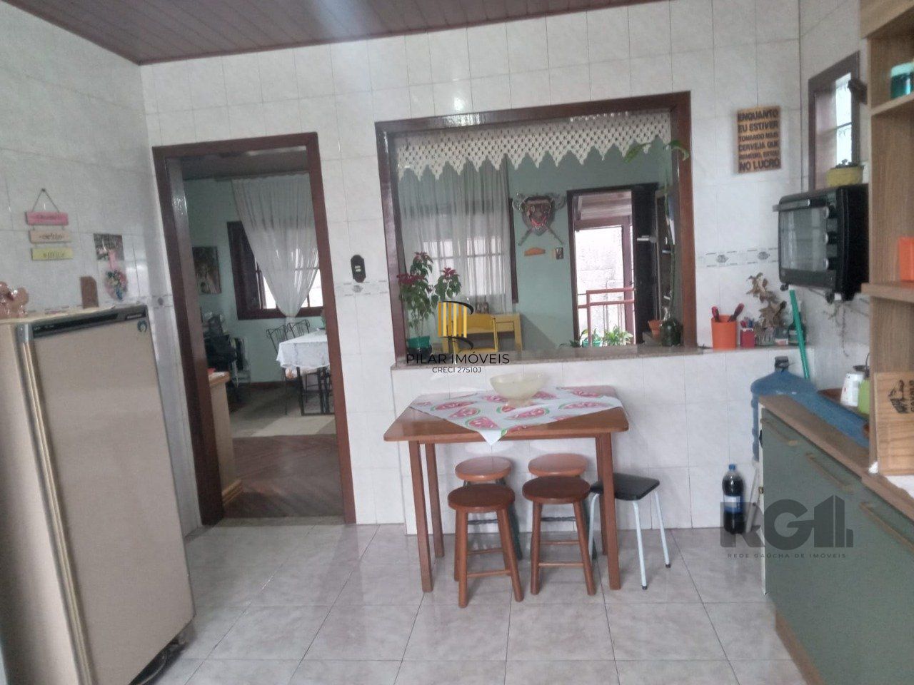 Casa com 3 quartos, vaga de garagem, churrasqueira, no bairro Partenon, Porto Alegre/RS
