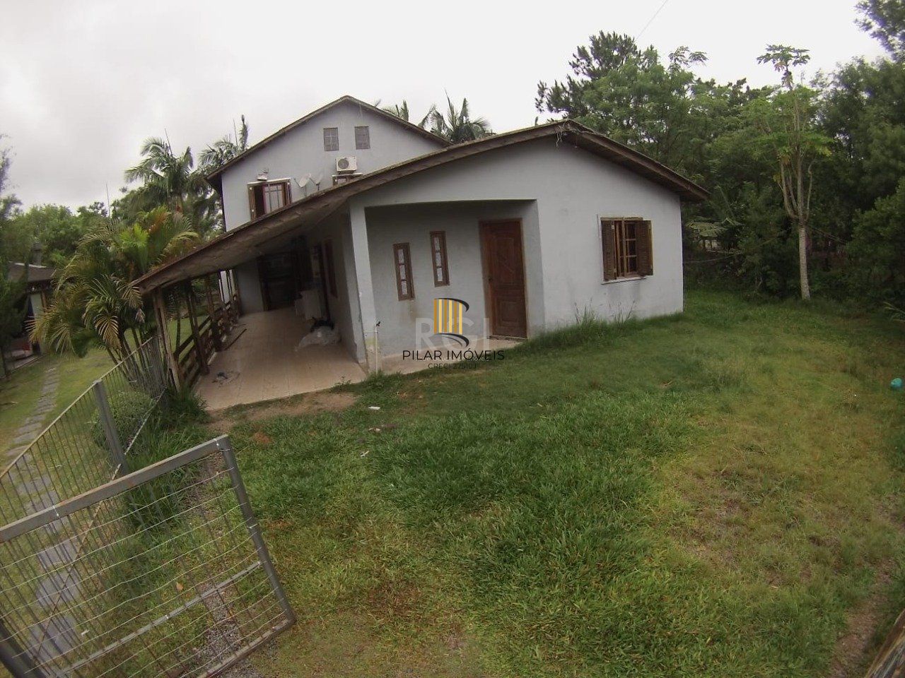 Casa 5 dormitórios no bairro Ponta Grossa