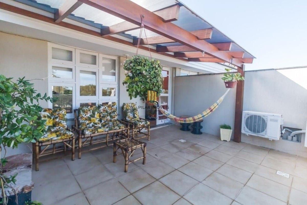 Casa com 03 quartos no Bairro de Ipanema em Porto Alegre/RS