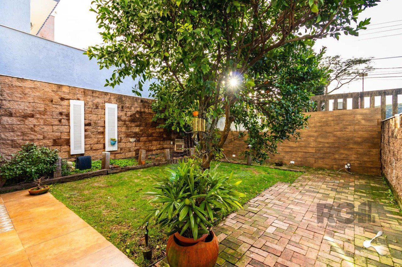 Casa de Condomínio 3 dormitórios no bairro Vila Nova